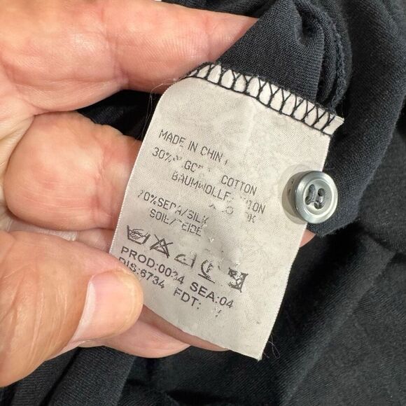 Hugo Boss Black Long Sleeve cotton/Silk Button Front Shirt. Size XL. - Picture 7 of 8